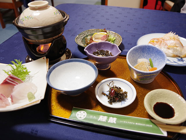 シーサイドホテル藤蔵・夕食一例