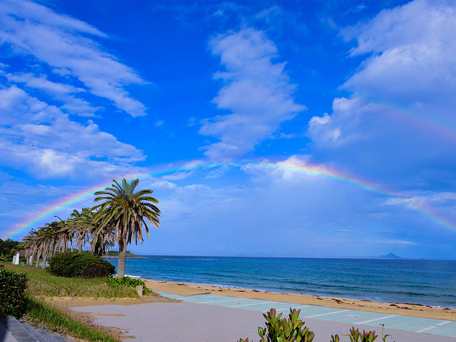 スゲ浜海水浴場の虹