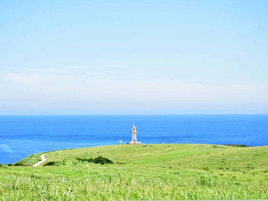 対馬瀬灯台の全景