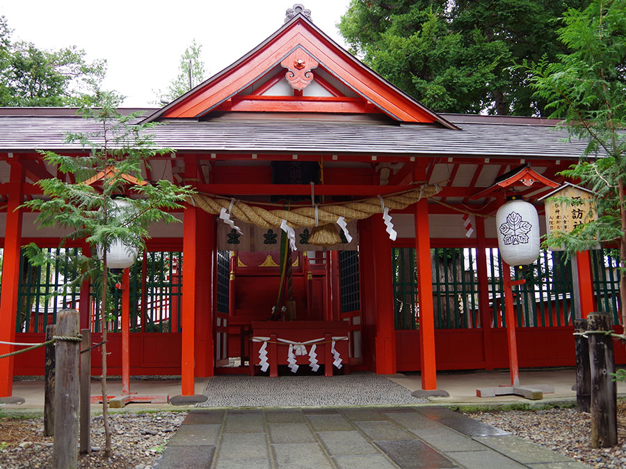 摂社の諏訪神社
