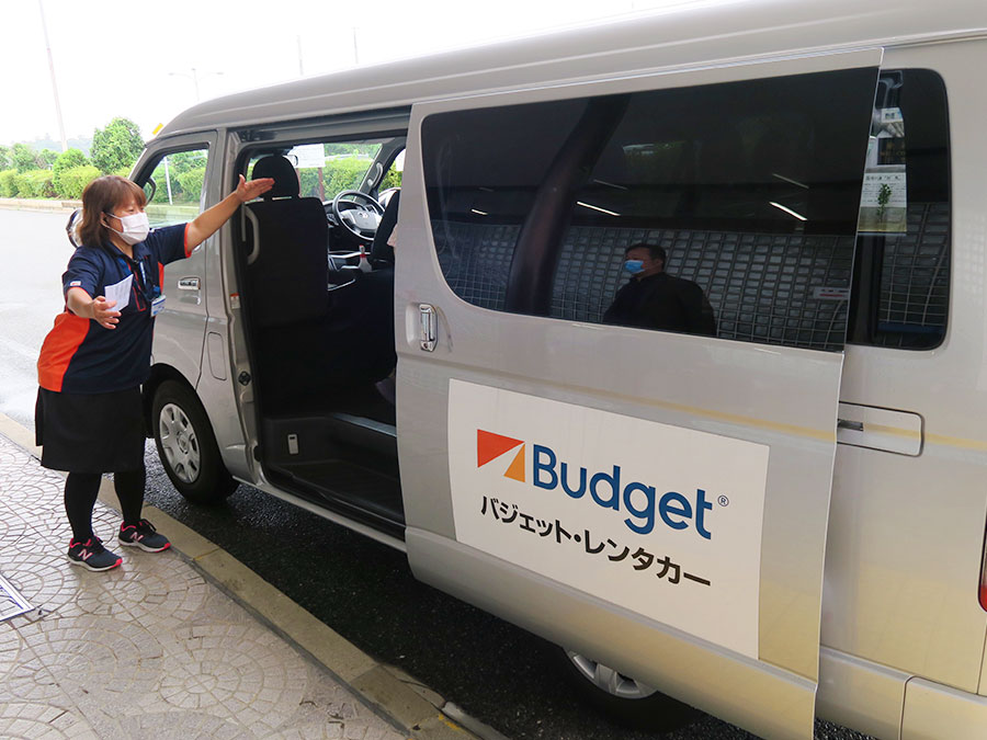 バジェットレンタカー送迎車