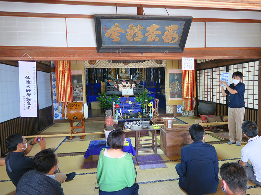 万松院本堂