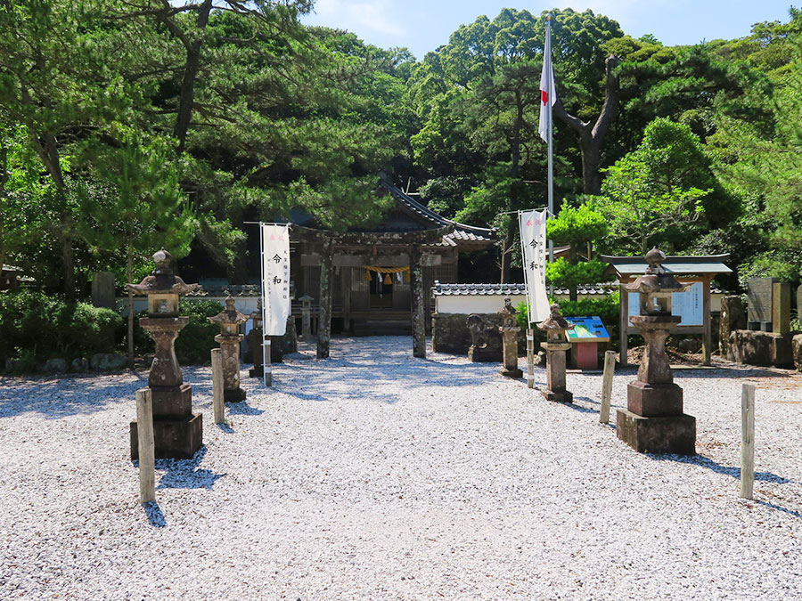 和多都美神社の境内