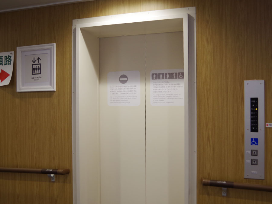 新おがさわら丸のエレベーター