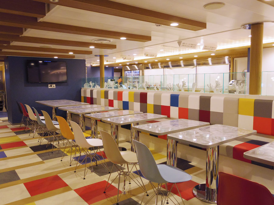 新おがさわら丸のレストラン