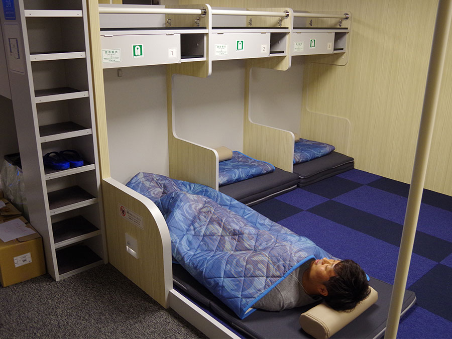 新おがさわら丸の2等和室