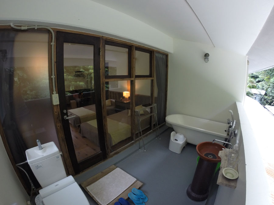 くつろぎの宿てつ家からのお風呂とトイレ