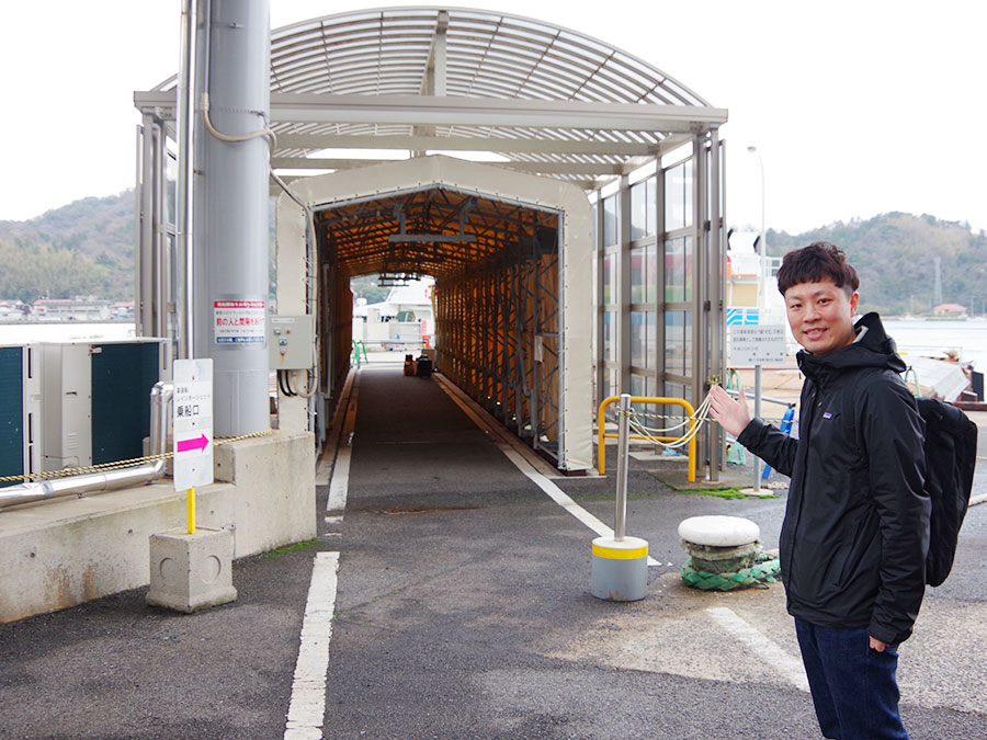 七類港のレインボージェット乗船口