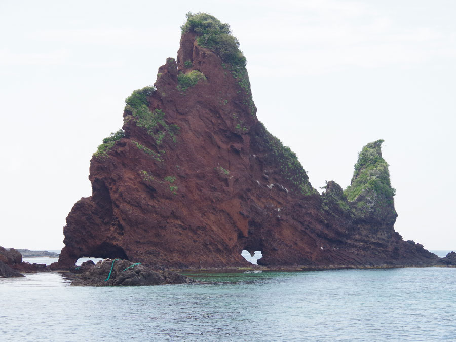 明屋海岸のハート岩