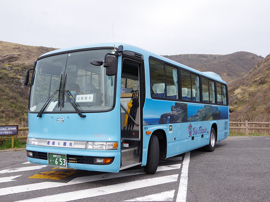 国賀めぐり定期観光バスの外観