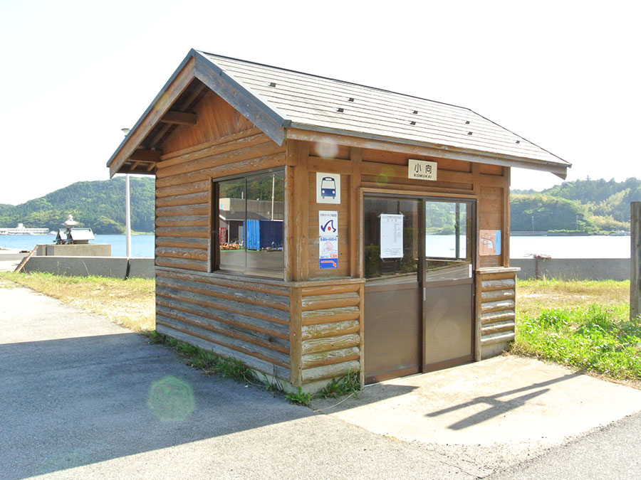 クラブノア近くのバス停
