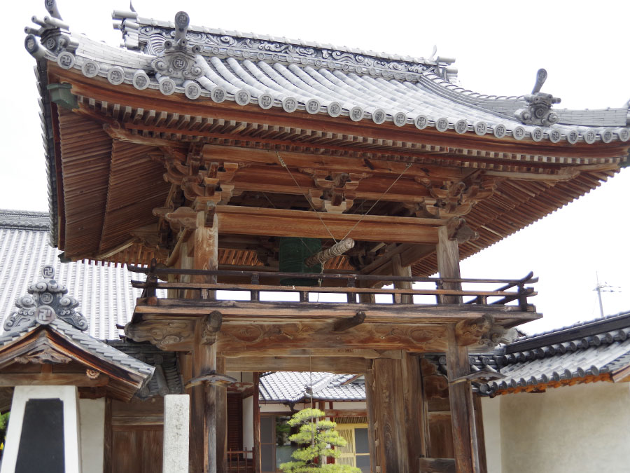 長勝寺の山門