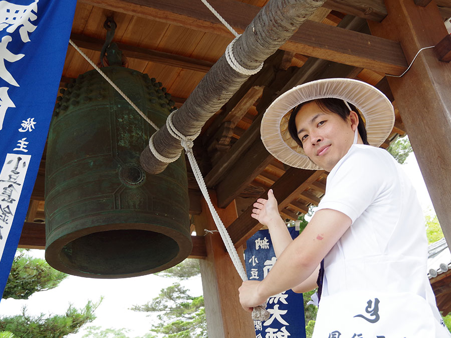 極楽寺の鐘楼