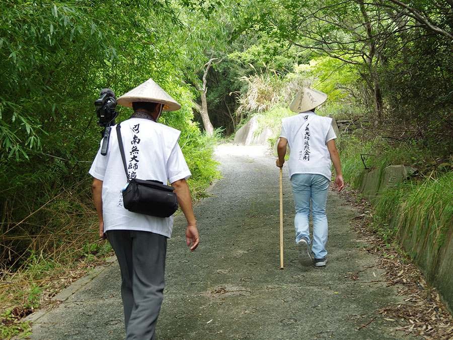 行者堂への山道