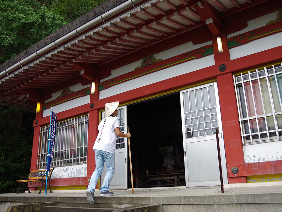 隼山の本堂