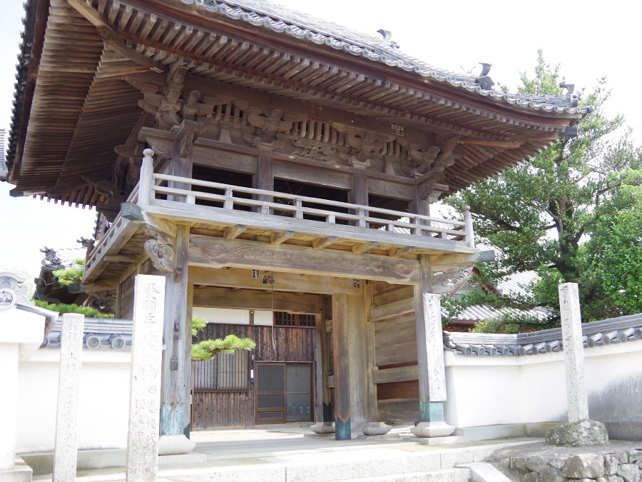 金剛寺の山門