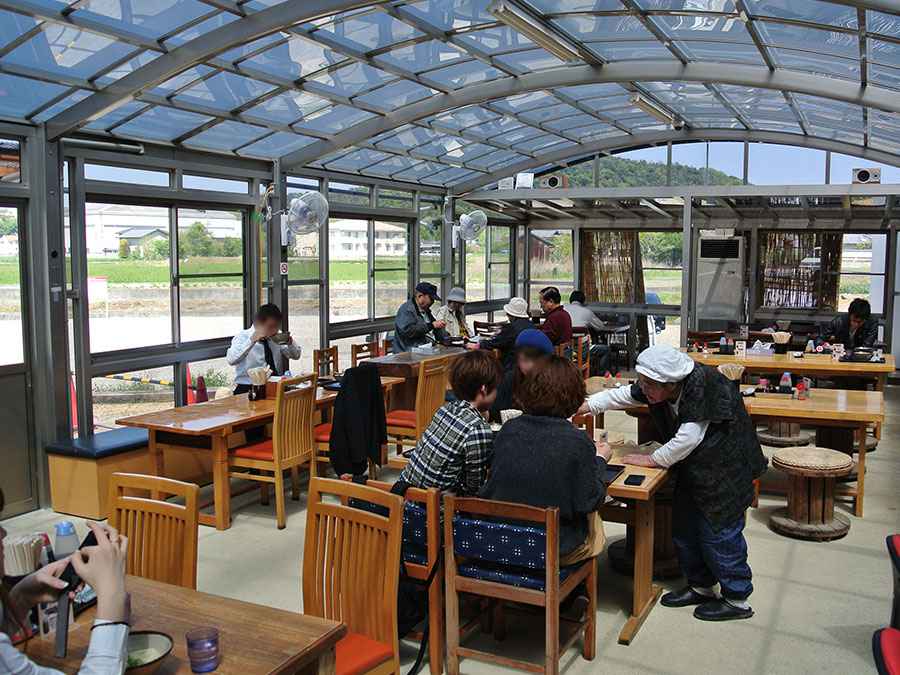 池上製麺所の店内