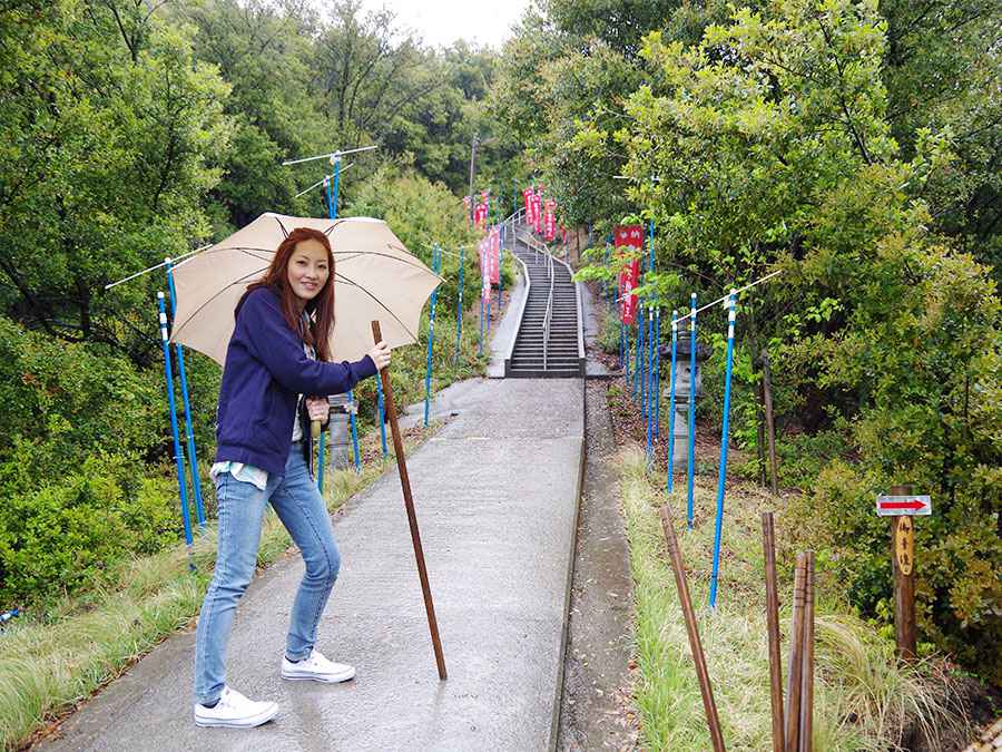 小瀬の重ね岩への道