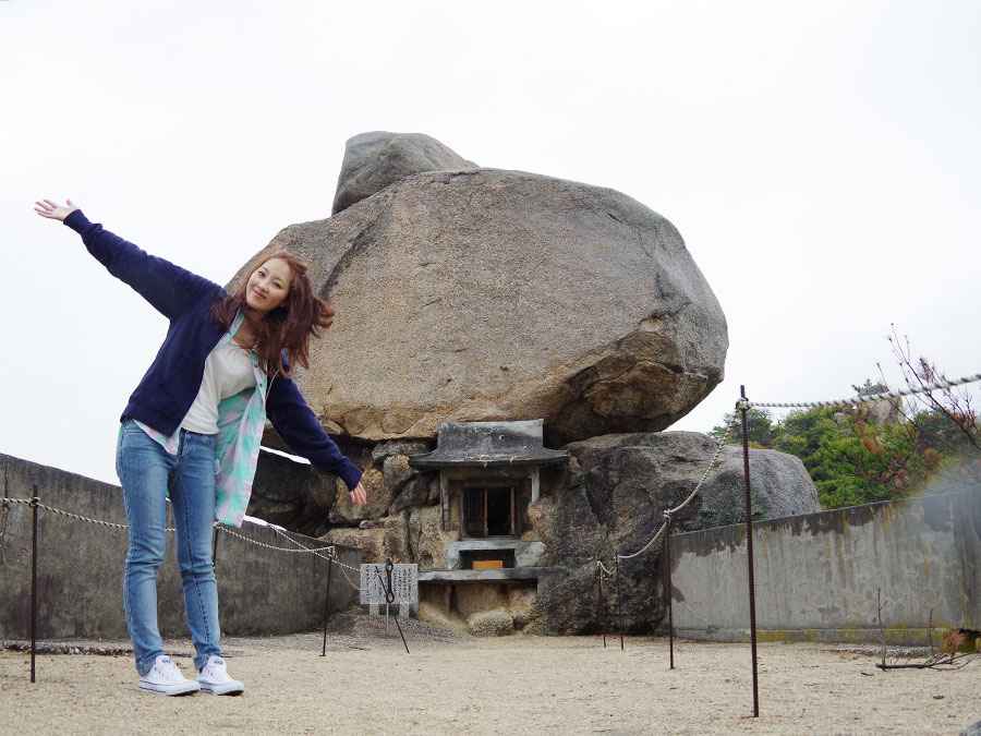 小瀬の重ね岩