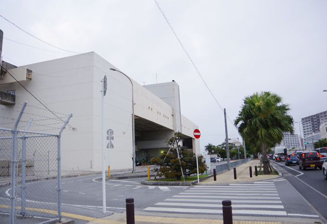那覇ふ頭船客待合所