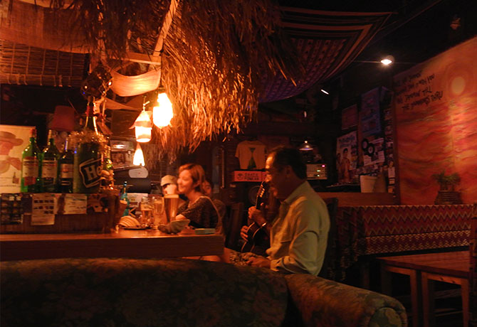 Bar Natural Reefの店内