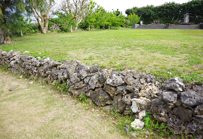 与論城跡の曲輪