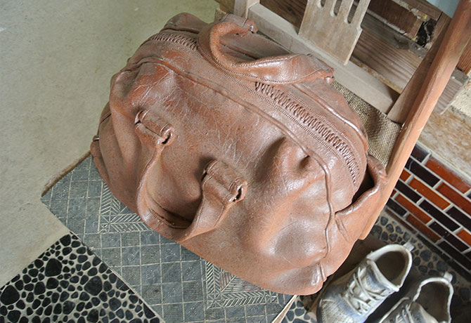 焼き物のかばん