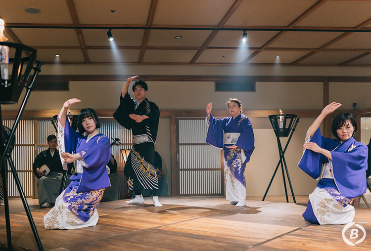 隠岐神楽と隠岐民謡を鑑賞しながら夕食