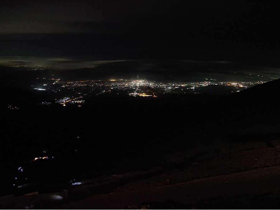 吉田口ルートから見る富士吉田市の夜景