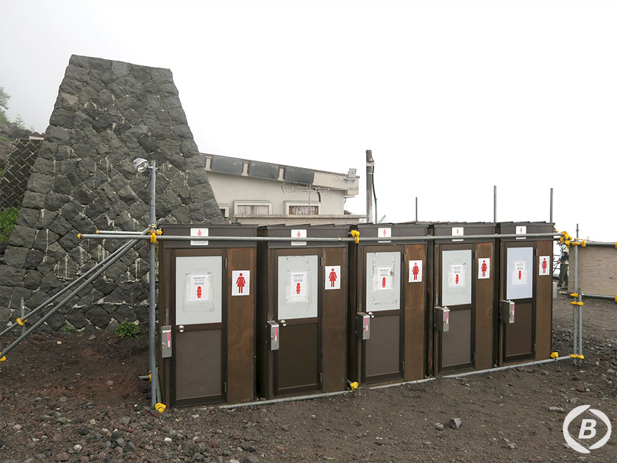 六合目仮説トイレ