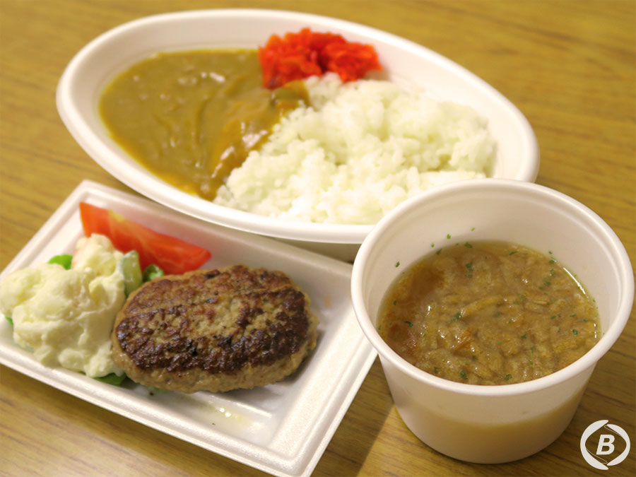 ハンバーグとカレーライス