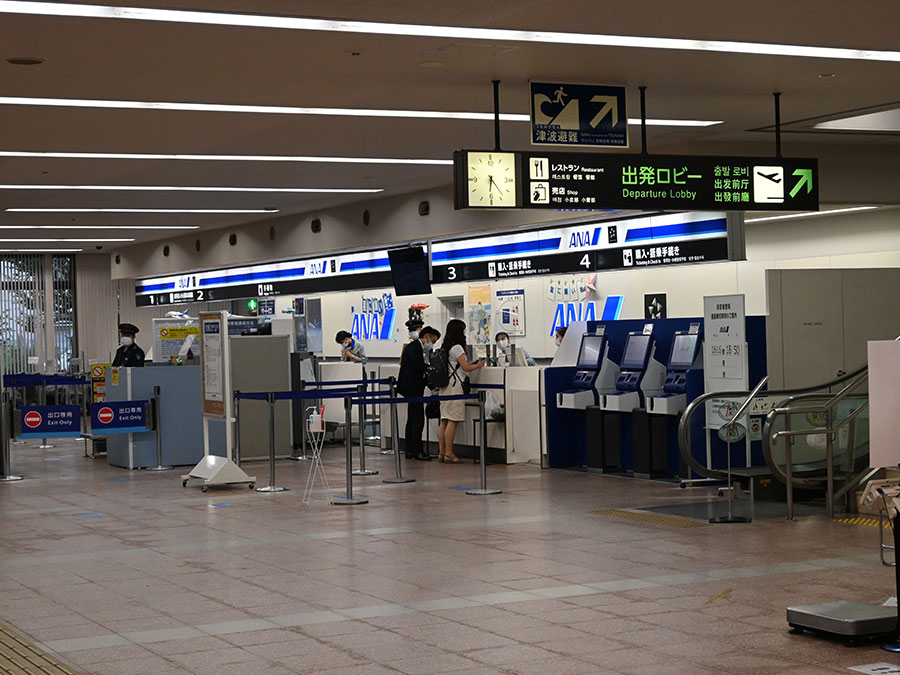 高知龍馬空港1階ANAカウンター