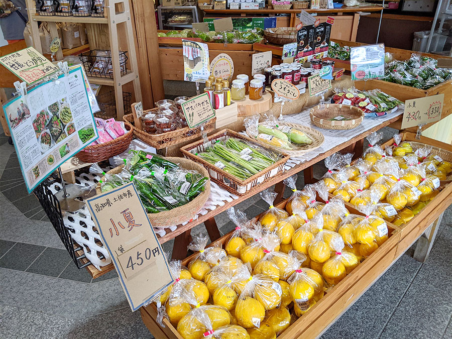 フリーマーケットの店内