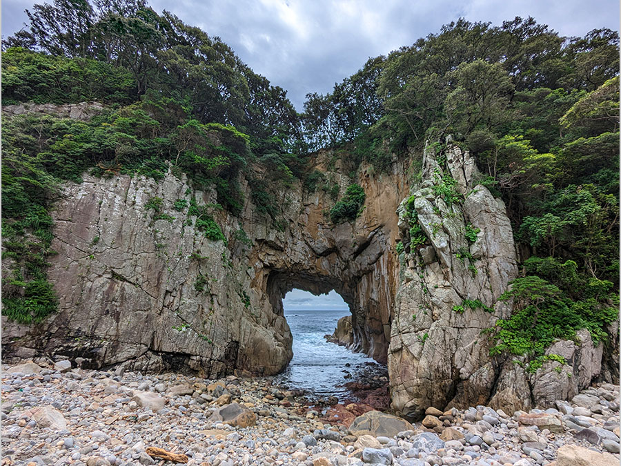 白山洞門