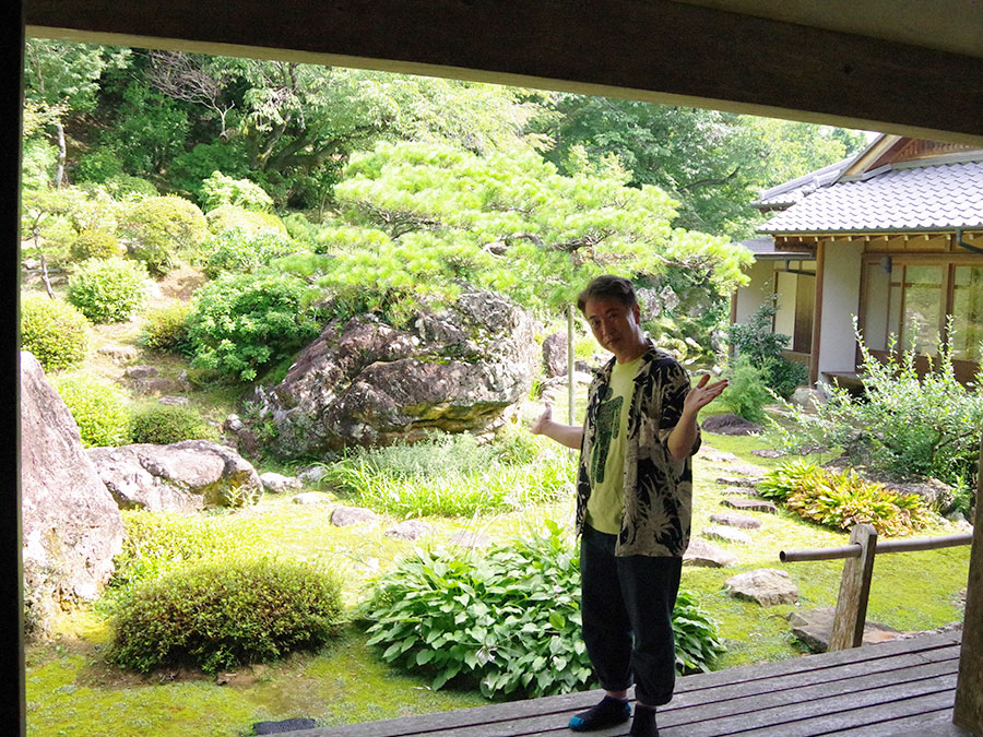 竹林寺の北庭