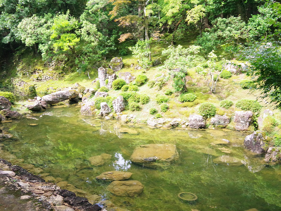 竹林寺の西庭