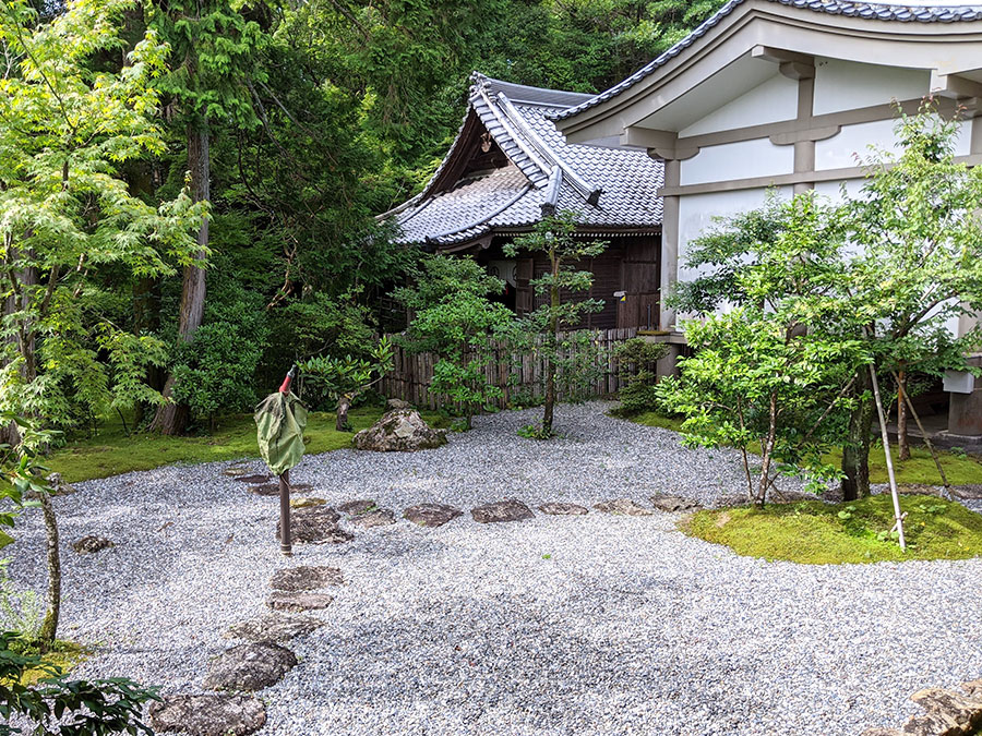 竹林寺の南庭