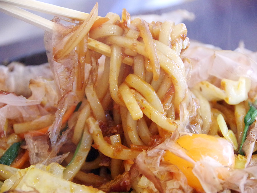市場食堂ど久礼もんの焼きラーうどん