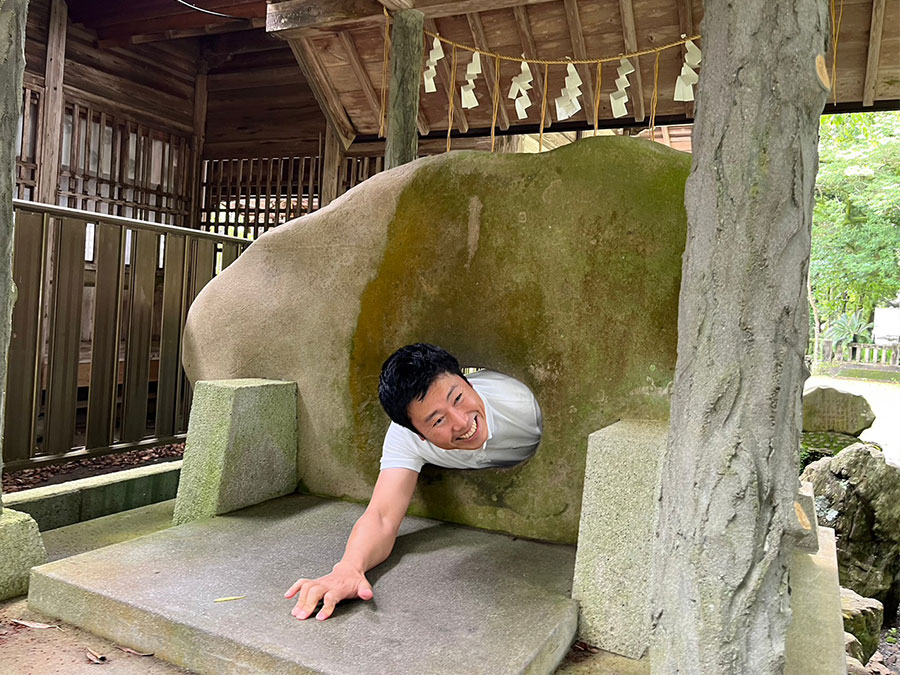 久礼八幡宮の厄ぬけ石