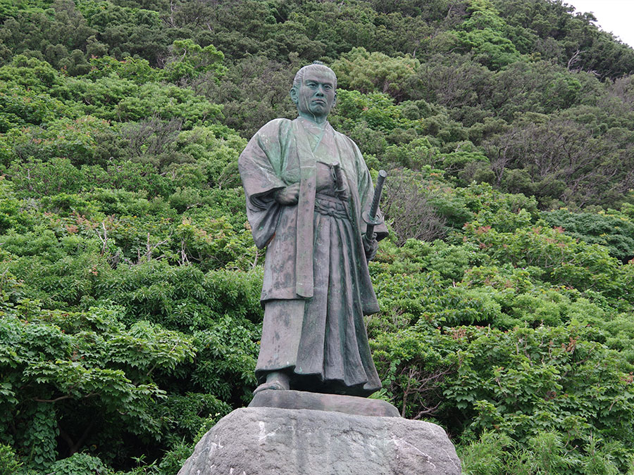 中岡慎太郎像