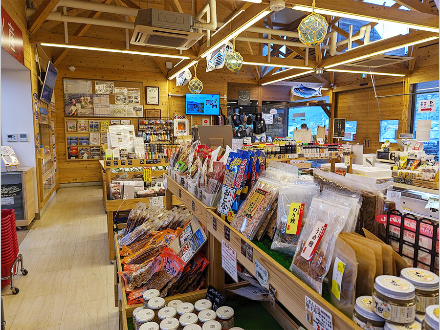 なぶら土佐佐賀の店内