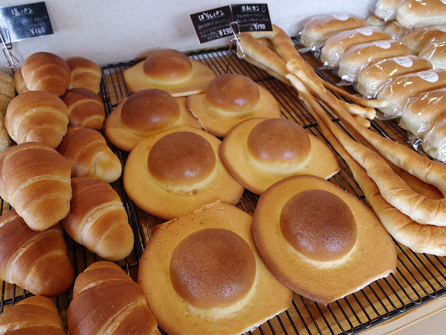 岩本こむぎ店のぼうしパン