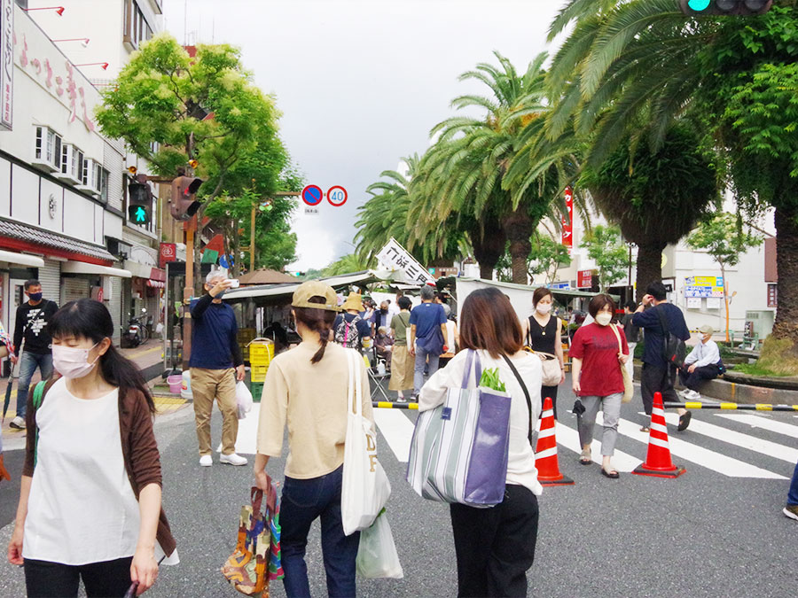 土佐の日曜市の入口