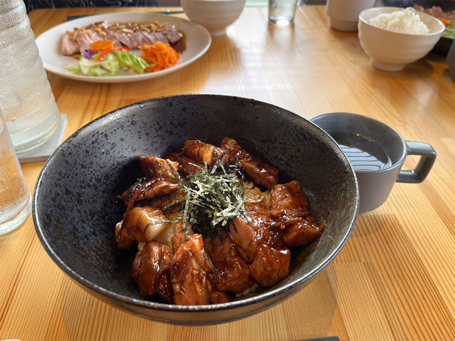 トンテキ専門店tontonのトンテキ丼