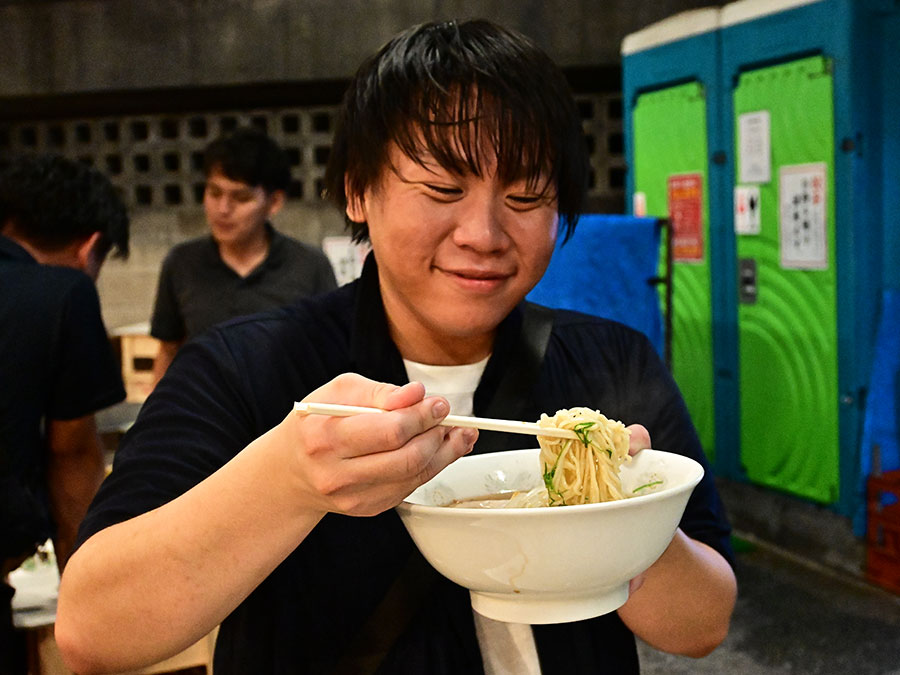 シメの屋台ラーメン