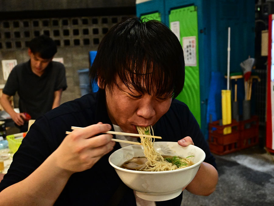 シメの屋台ラーメンを堪能