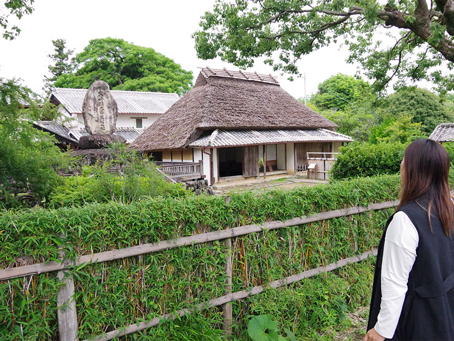 岩崎彌太郎生家・銅像