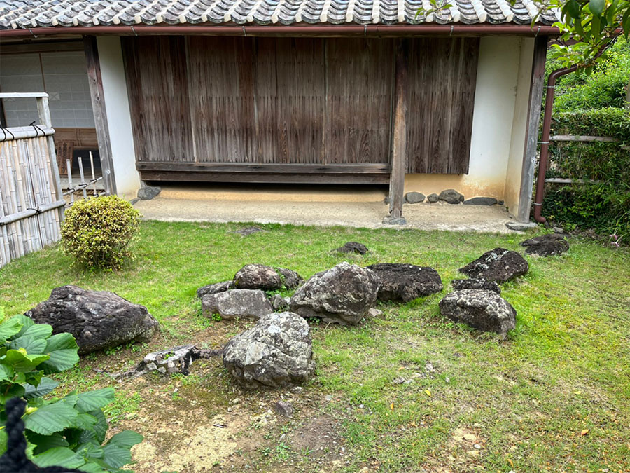 岩崎彌太郎生家の庭石
