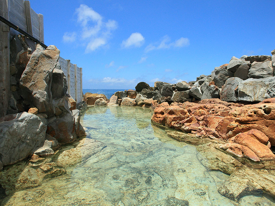 崎の湯の岩風呂