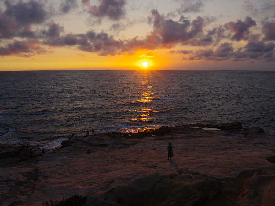 水平線に沈む夕陽